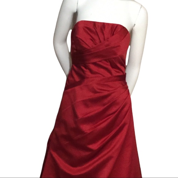 Andrew Adela Red Satin Formal Bridesmaid / Prom / Party Size 6 - Picture 7 of 9